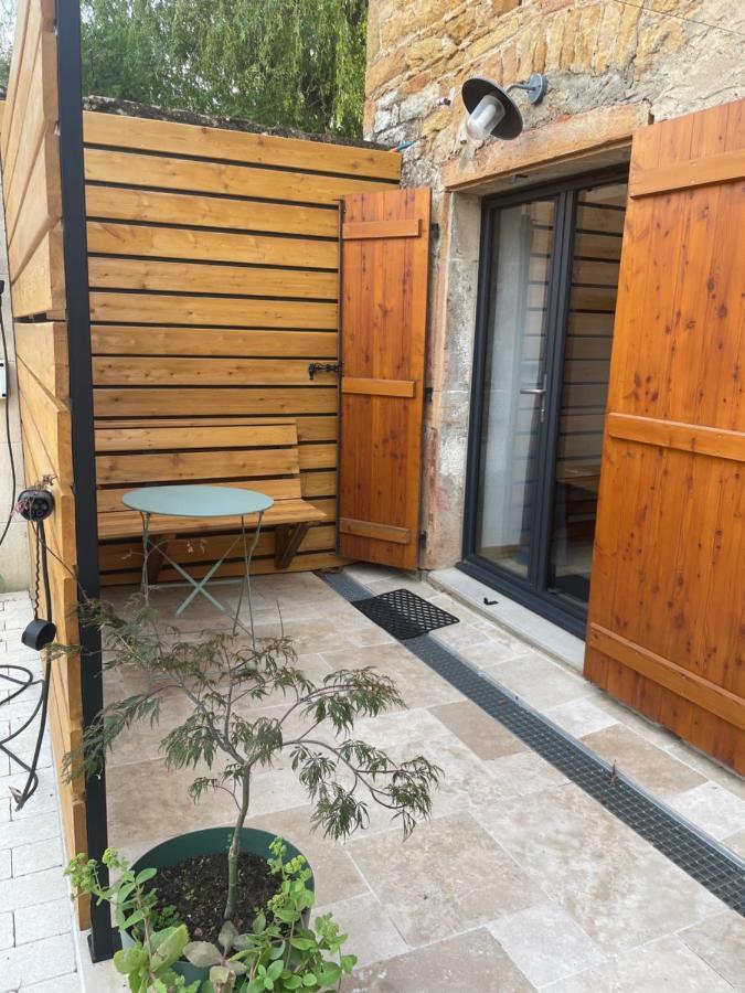 Chambre Tropicale Privee Au Coeur D'Un Village Calme Et Proche Du Vignoble Vinzelles Zewnętrze zdjęcie