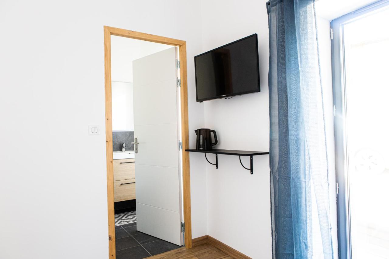 Chambre Tropicale Privee Au Coeur D'Un Village Calme Et Proche Du Vignoble Vinzelles Zewnętrze zdjęcie